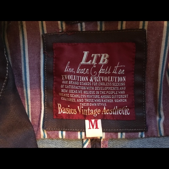 Over dyed denim jacket with faux fur collar - Picture 3 of 6